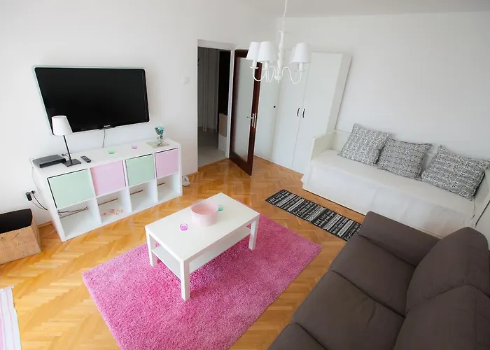 Butterfly Apartment *