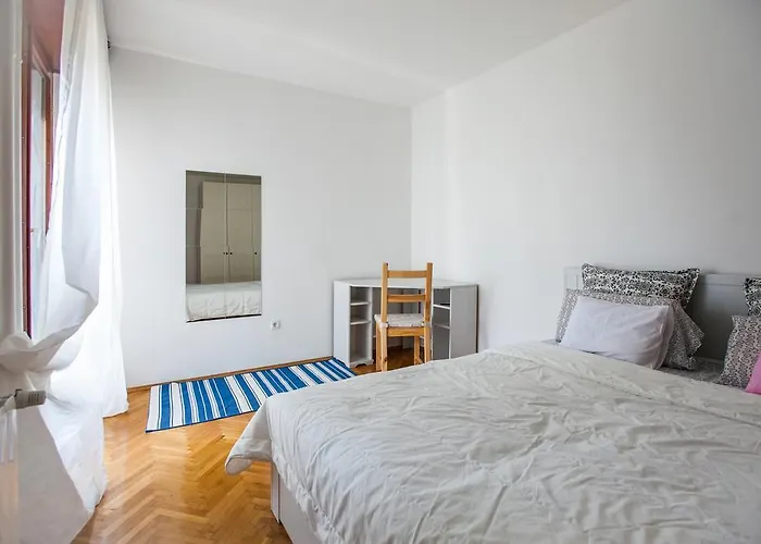 Butterfly Apartment *